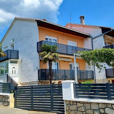 Apartments Kira Crikvenica Luaran gambar