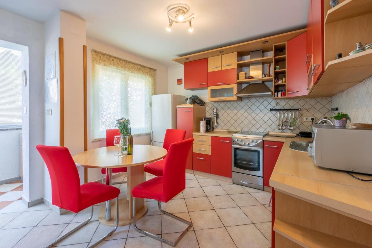 Apartments Kira Crikvenica Luaran gambar