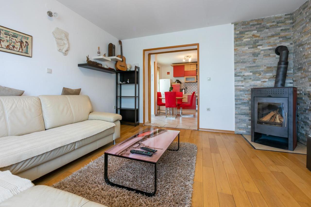 Apartments Kira Crikvenica Luaran gambar