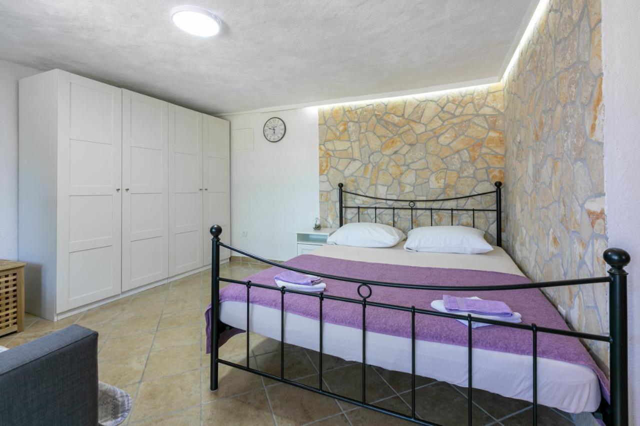 Apartments Kira Crikvenica Luaran gambar