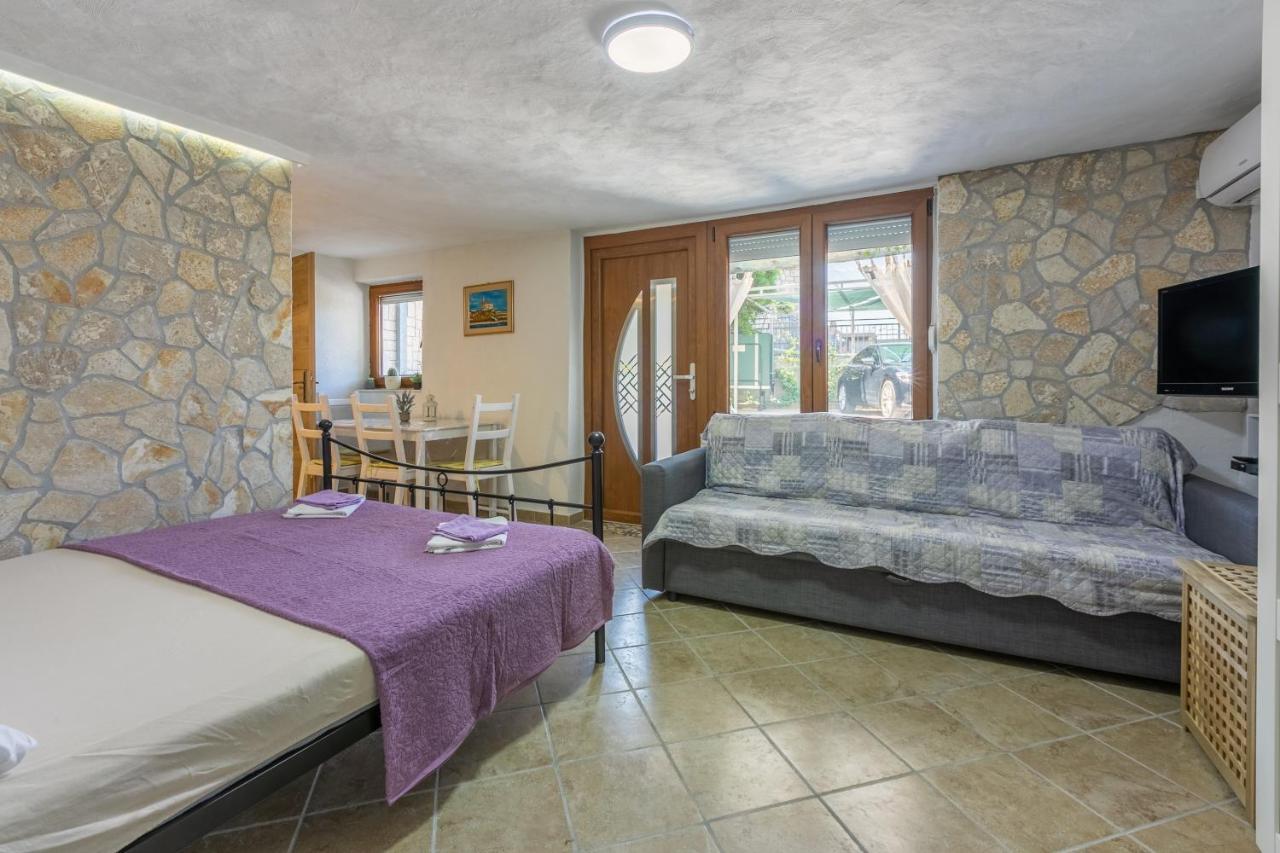 Apartments Kira Crikvenica Luaran gambar