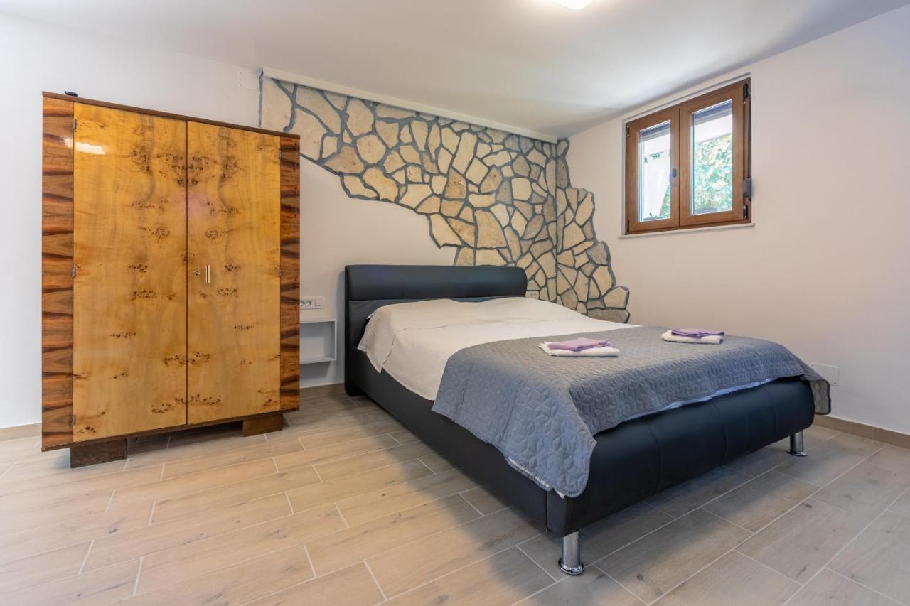 Apartments Kira Crikvenica Luaran gambar