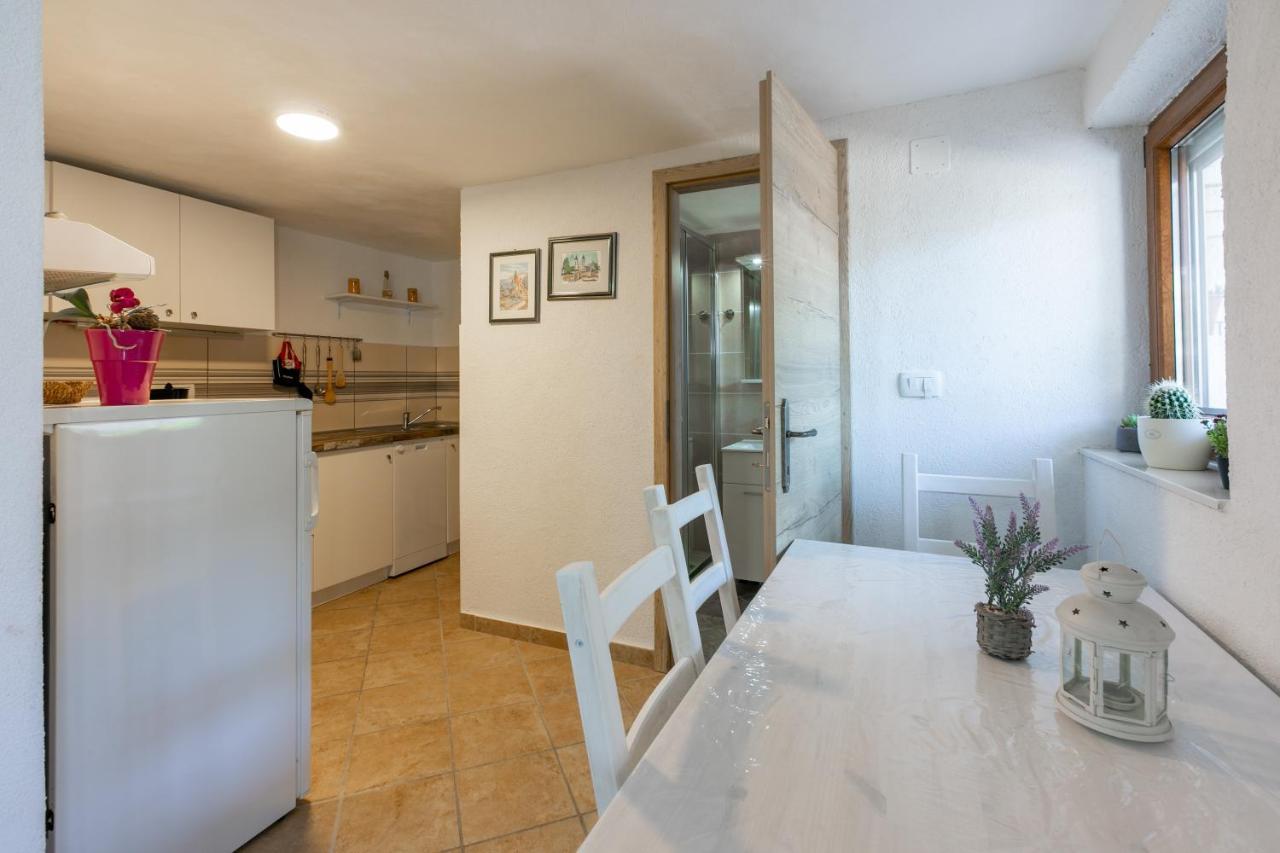 Apartments Kira Crikvenica Luaran gambar