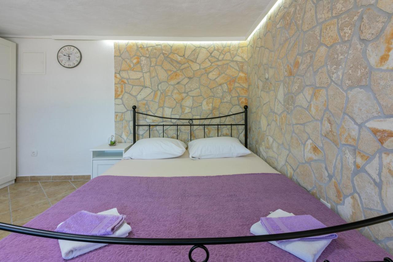 Apartments Kira Crikvenica Luaran gambar
