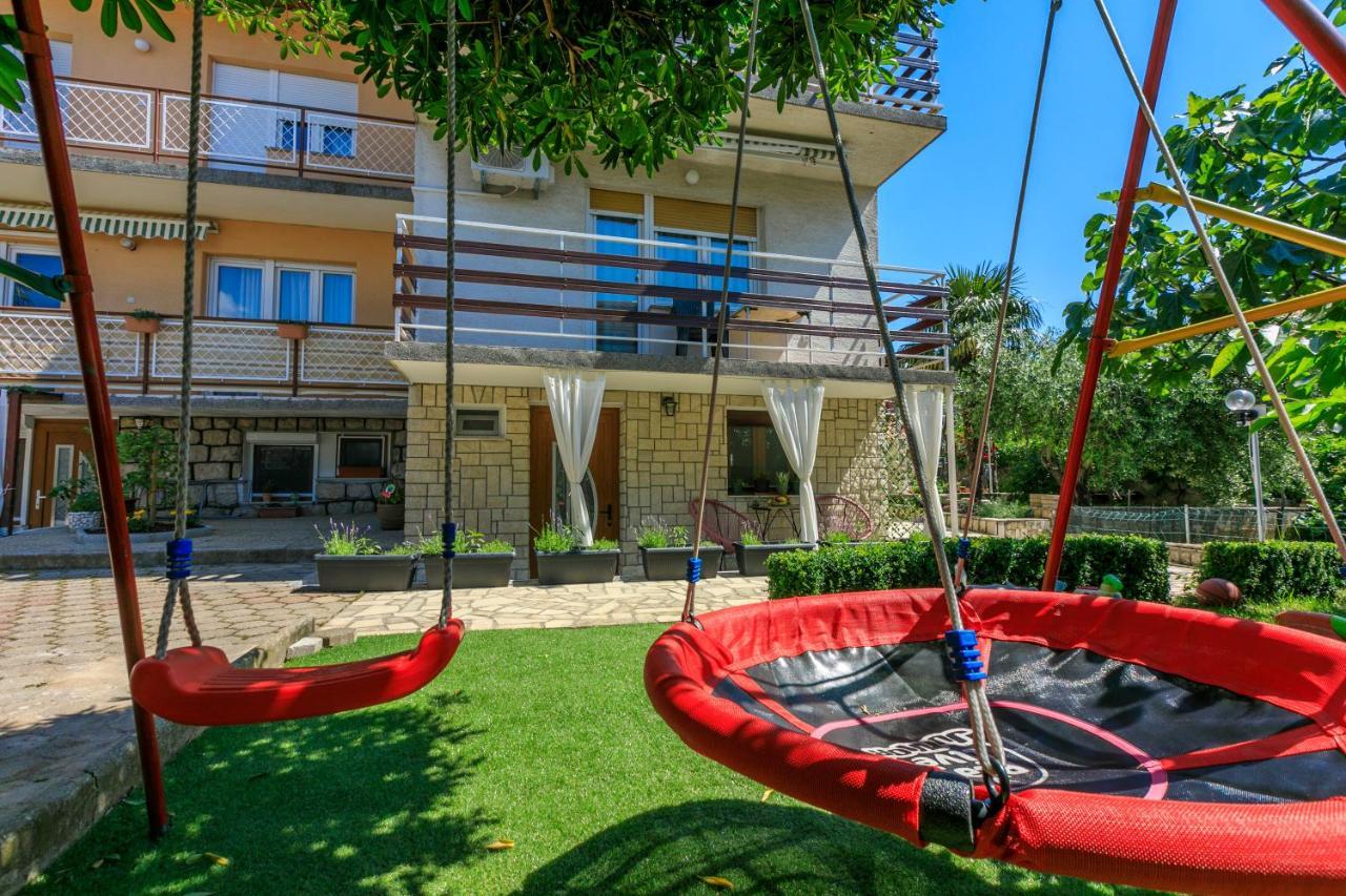 Apartments Kira Crikvenica Luaran gambar