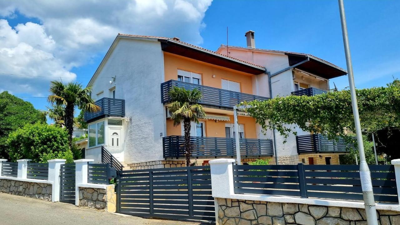 Apartments Kira Crikvenica Luaran gambar